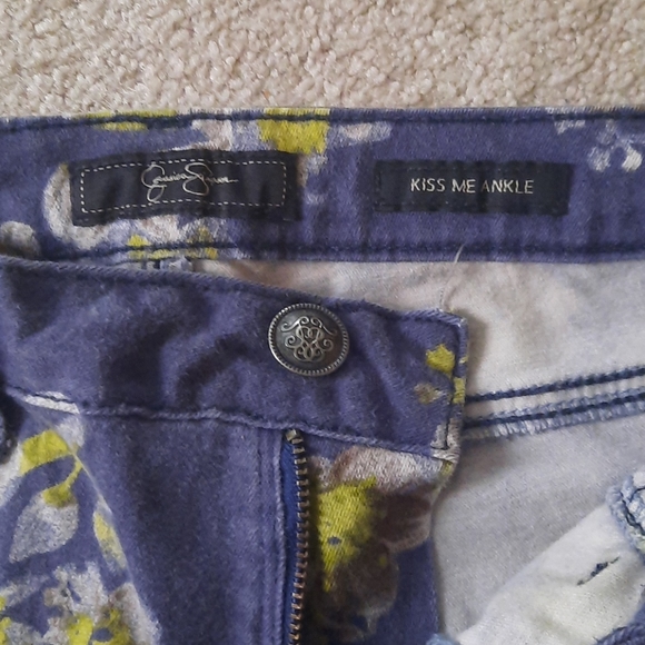 Floral pants - Picture 2 of 7